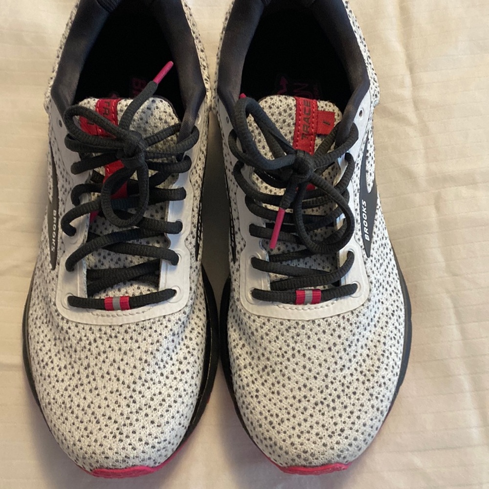 Women brooks Sneakers